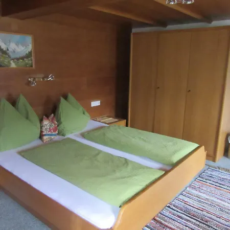 Mini-hôtel Waldrast 2*